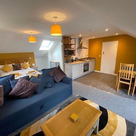 Modern Studio Apartment Set Beneath The Black Mountains A Stones Throw From The Offas Dyke Path Clodock エクステリア 写真