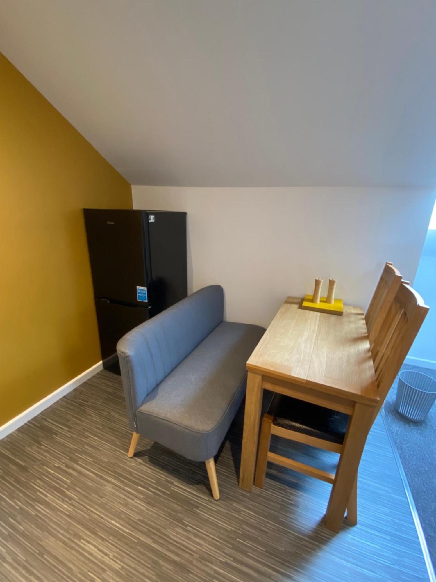 Modern Studio Apartment Set Beneath The Black Mountains A Stones Throw From The Offas Dyke Path Clodock エクステリア 写真
