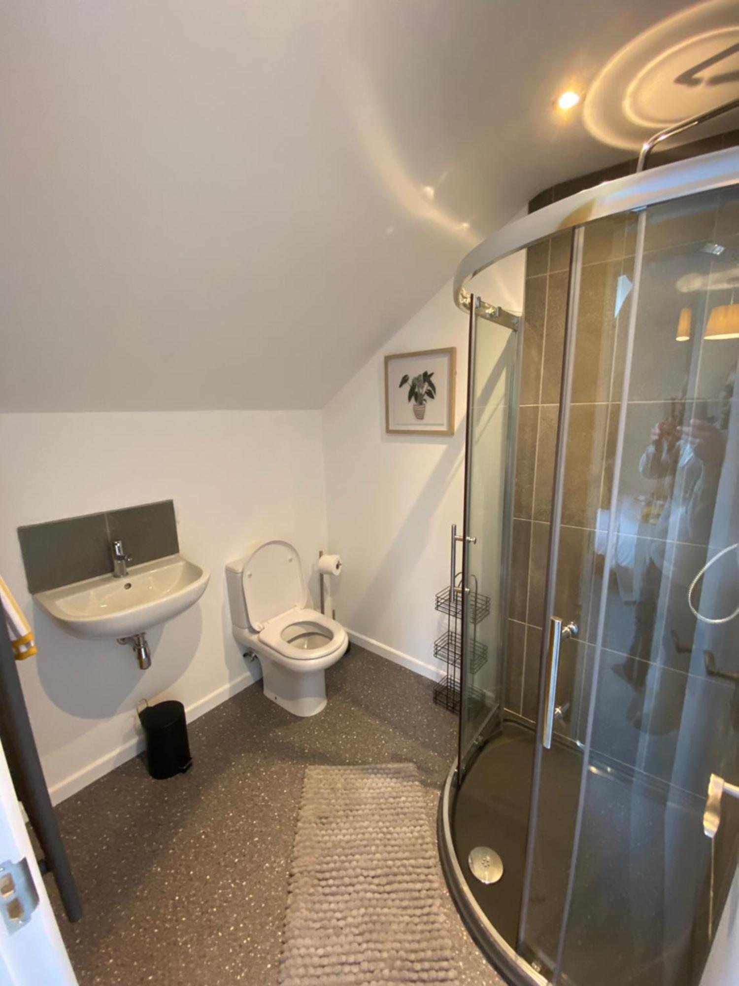 Modern Studio Apartment Set Beneath The Black Mountains A Stones Throw From The Offas Dyke Path Clodock エクステリア 写真